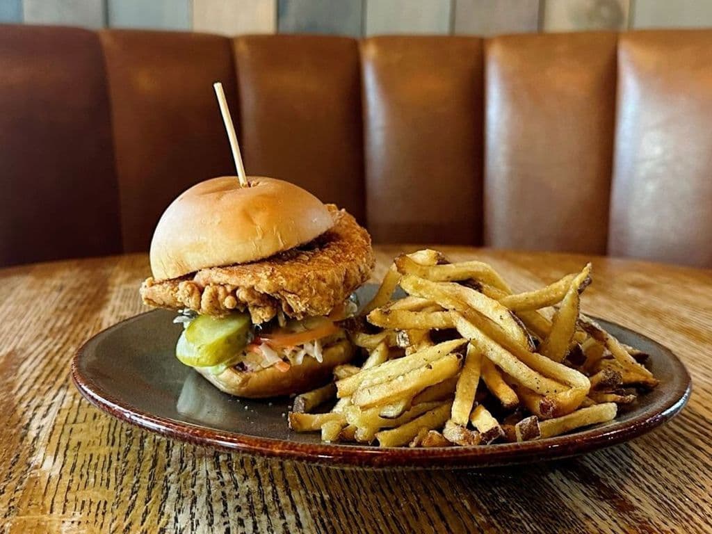 CRISPY CHICKEN SANDWICH