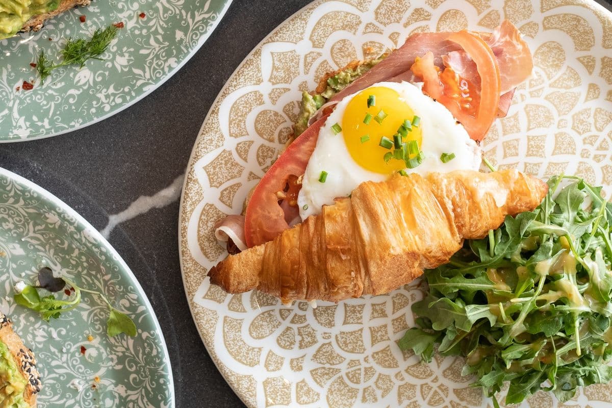 Croissant Déjeuner / Breakfast Croissant