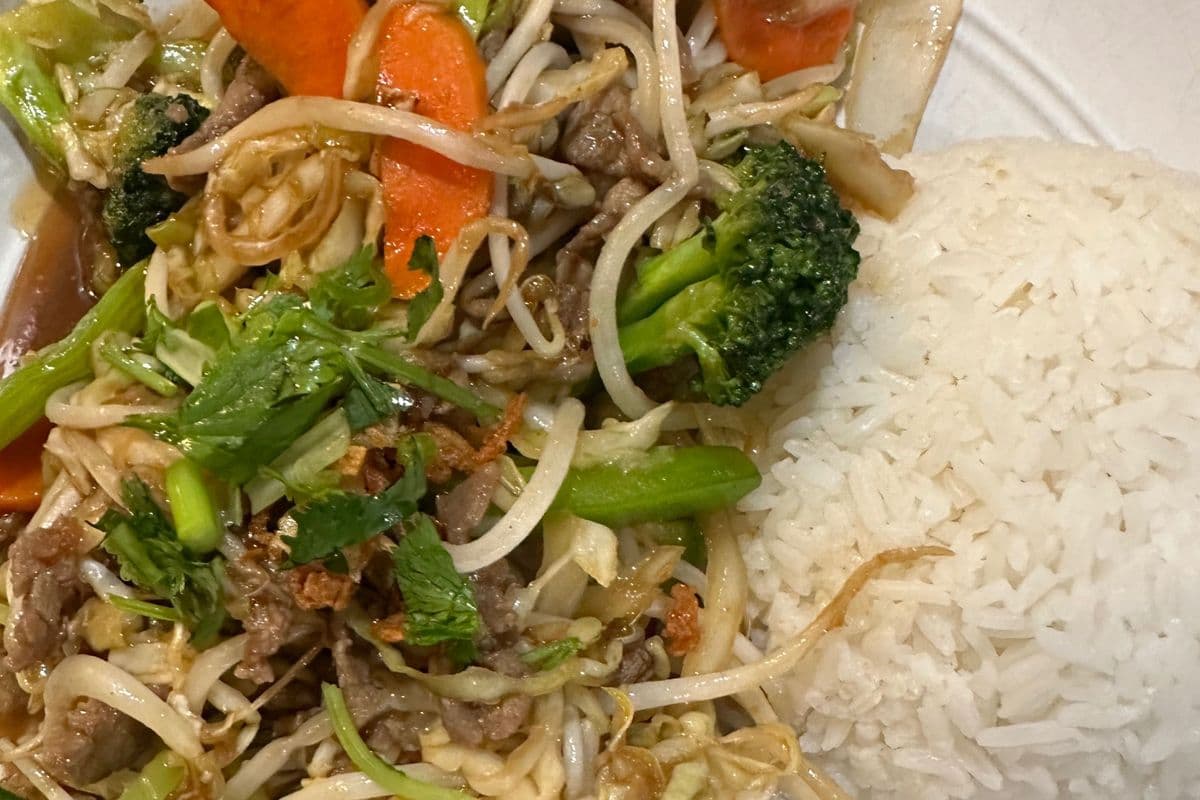 32.Stir Fried Beef and Mixed Vegetables