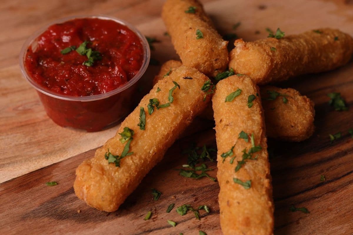 Cheese Sticks (10 pcs)