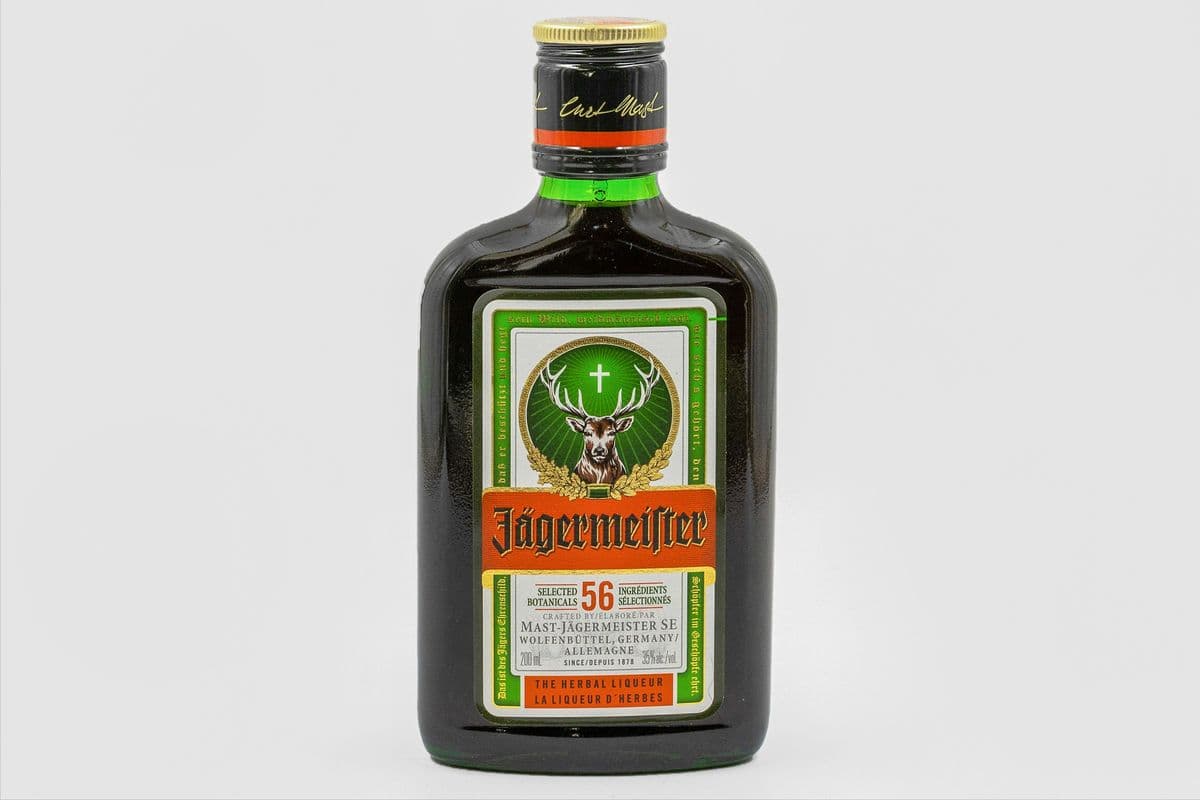 JAGERMEISTER HERBAL LIQUEUR (1 x 200ML)