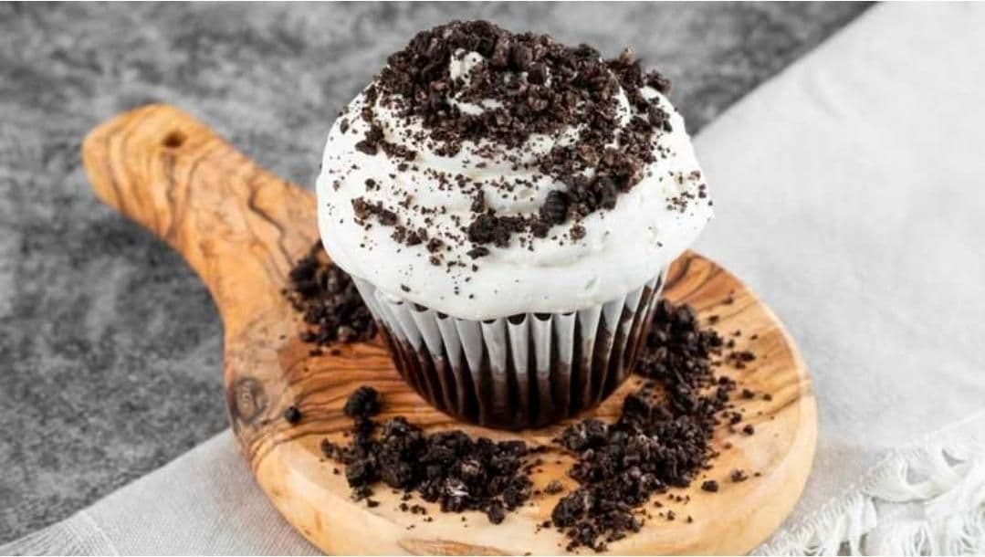 4-Pack Cookies & Cream Cupcake