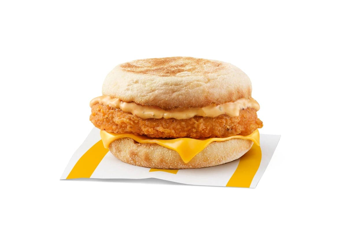 Frank’s RedHot Creamy Garlic Chicken McMuffin [370.0 Cals]