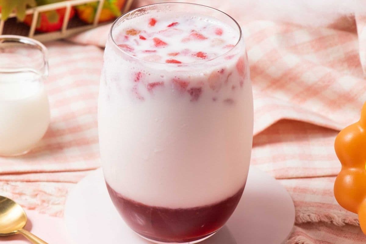 T10. Strawberry Milk Tea