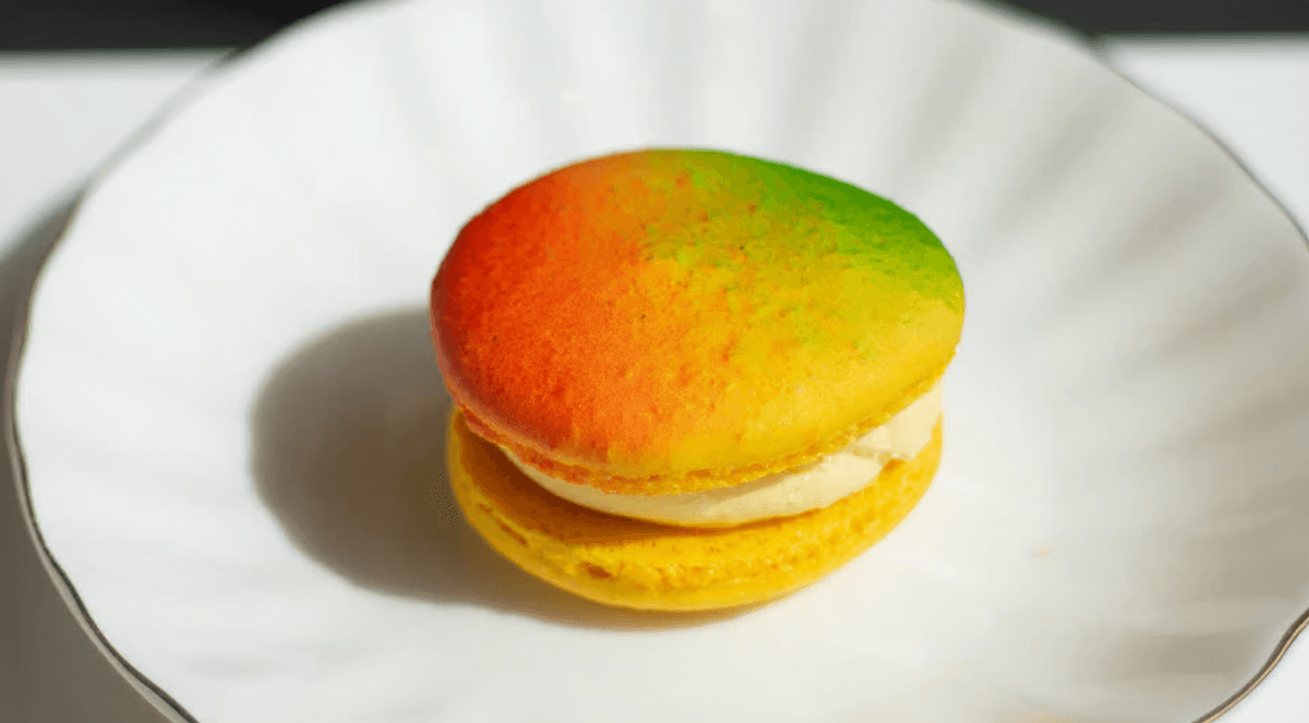 Mango Macaron