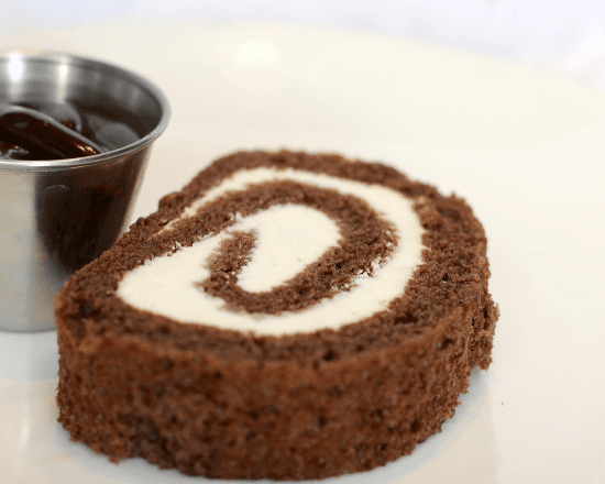 Gâteau roulé au chocolat / Chocolate Cake Roll with Fudge
