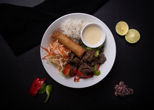 Bol de bœuf sauté à la citronnelle / Sautéed Lemongrass Beef Bowl