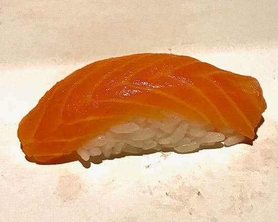 Sushi nigiri saumon / Sushi Nigiri Salmon (2 mcx / 2 pcs)