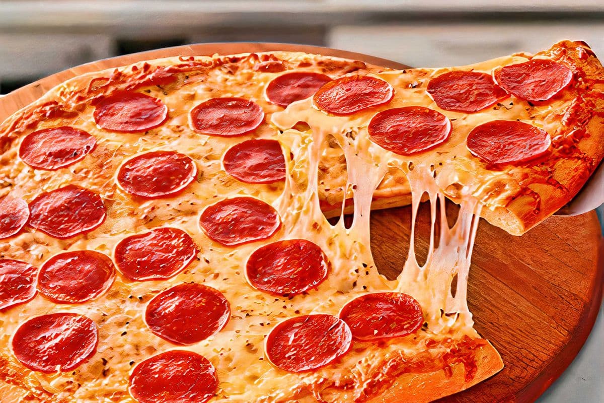Large Pepperoni Pizza
