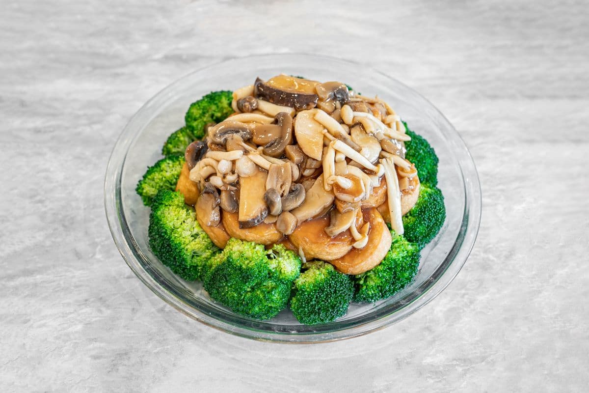 154. Braised Chinese Mushroom with Green 北菇菜膽