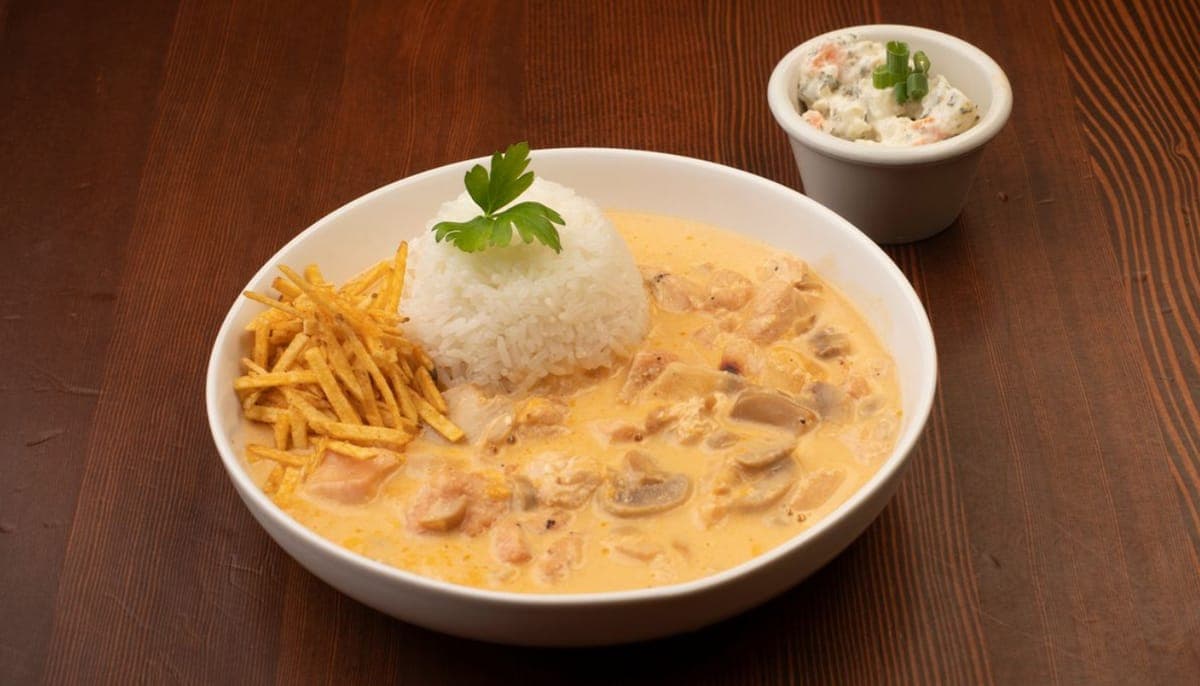 Estrogonoffe De Frango Plate for One