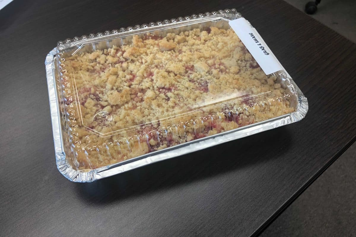 Sour cherry/Apple Crumble (6" x 9" tray)