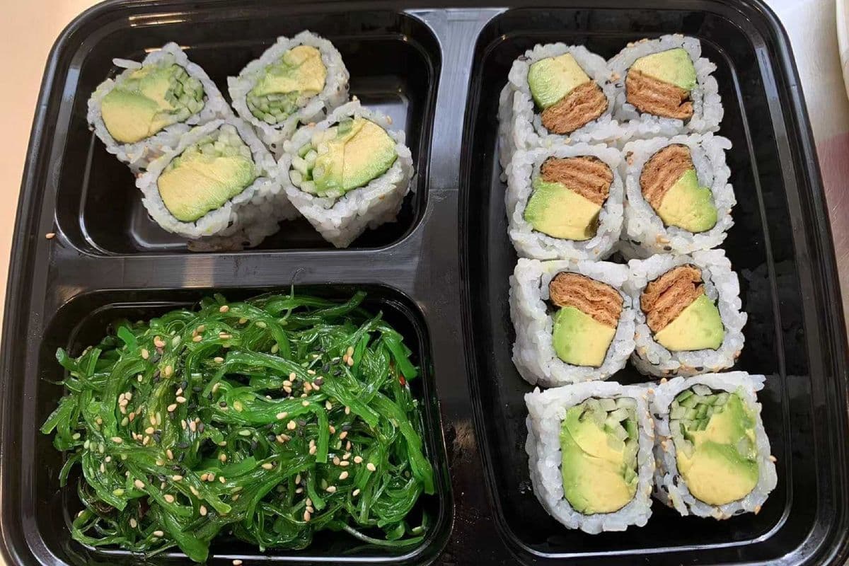 B12. Avocado Inari Roll Avocado Cucumber Roll 素卷便当