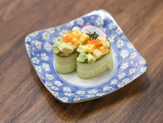 Mango Avocado Nigiri (2pcs)