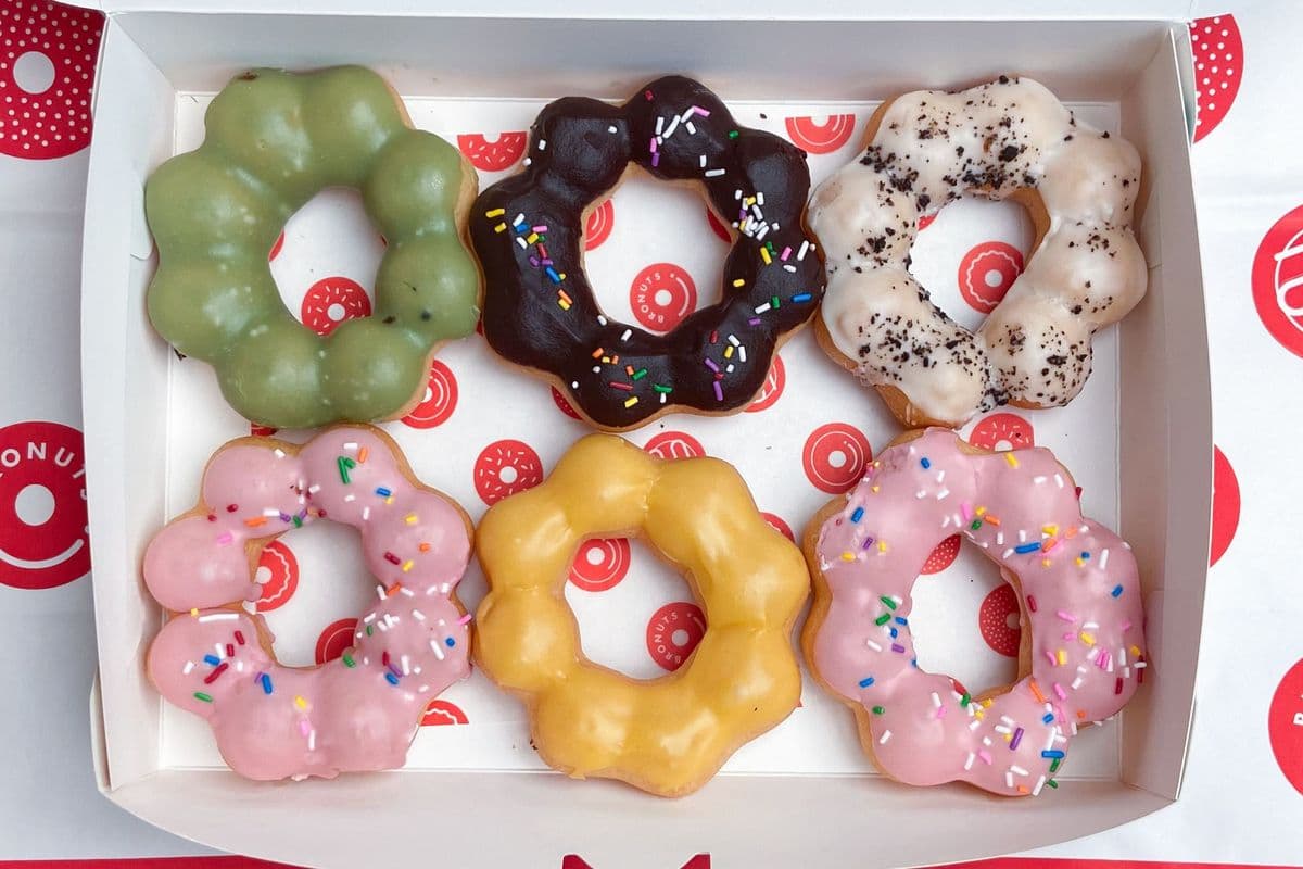 6 Glazed Mochi Donuts