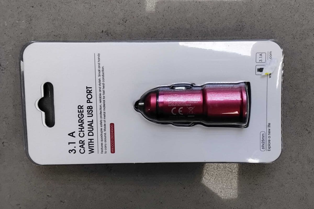 3.1A car charger with dual USB port