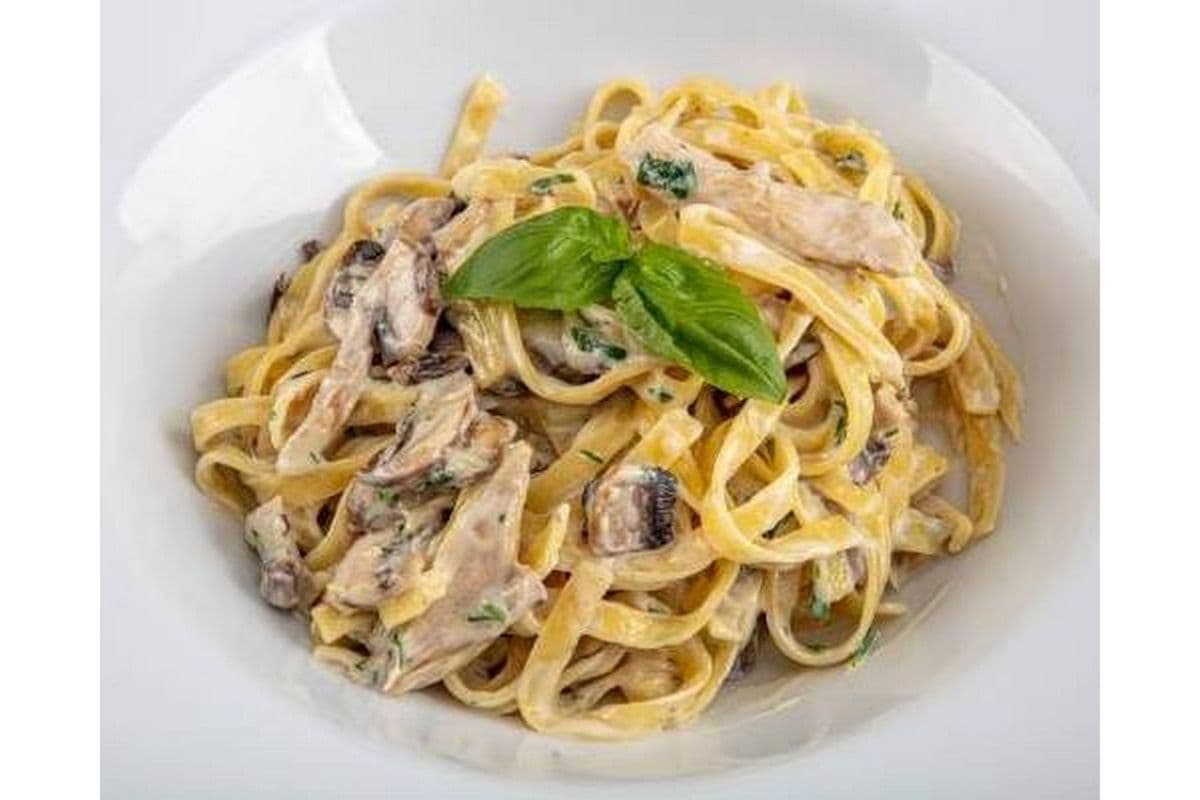 Mushroom Fettuccine Alfredo Pasta