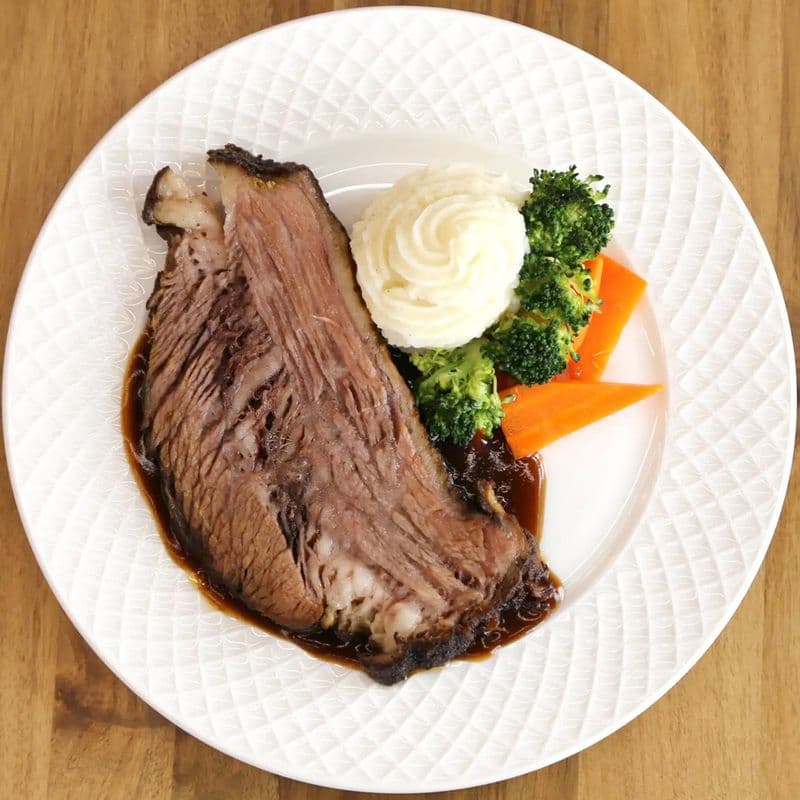 Smoked Beef Brisket, Butter Milk Mashed Potato, Sautéed Vegetables Gravy