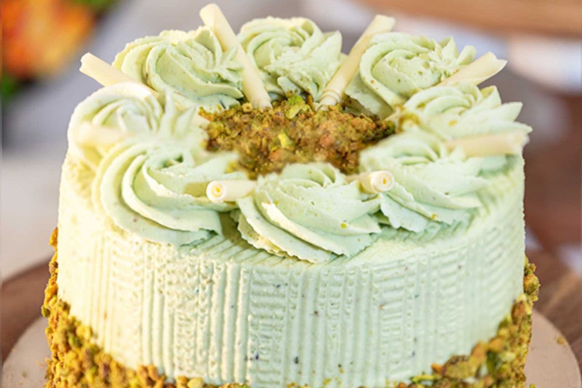 Pistachio Cake 6-8 Servings