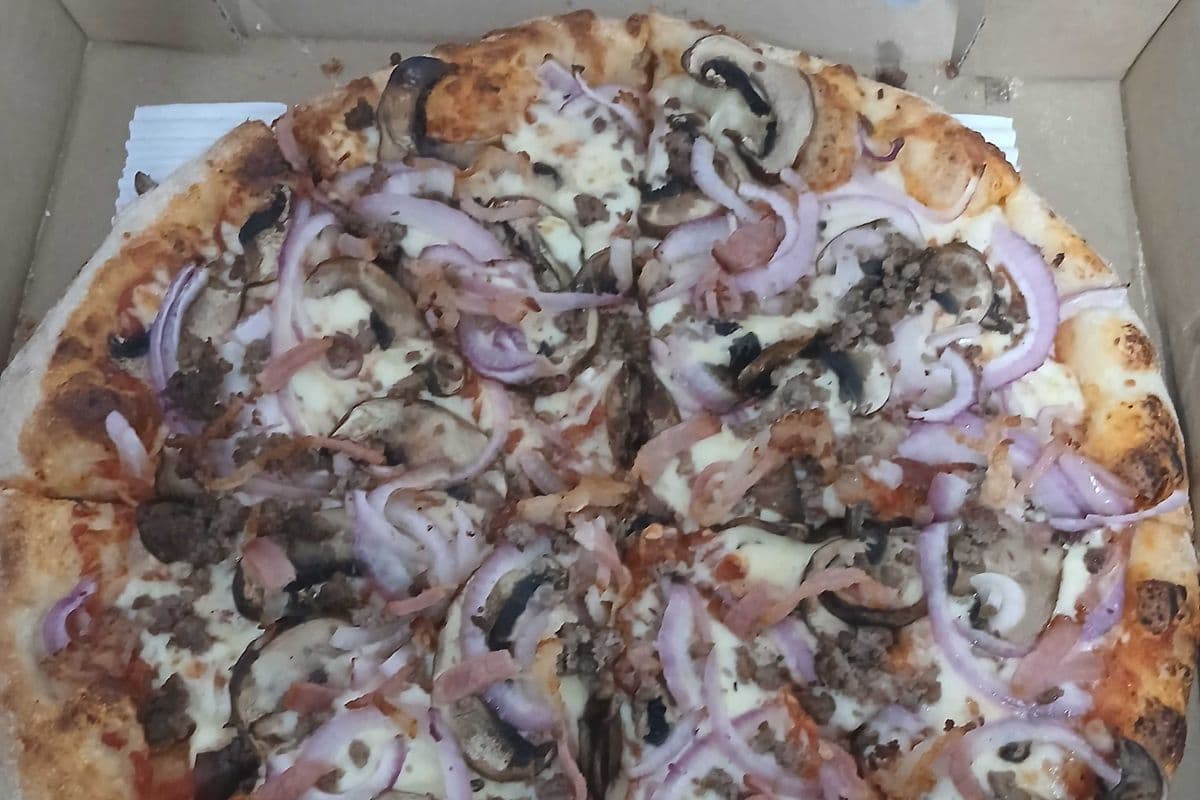 14. 16" Extra Large Carbonara Pizza