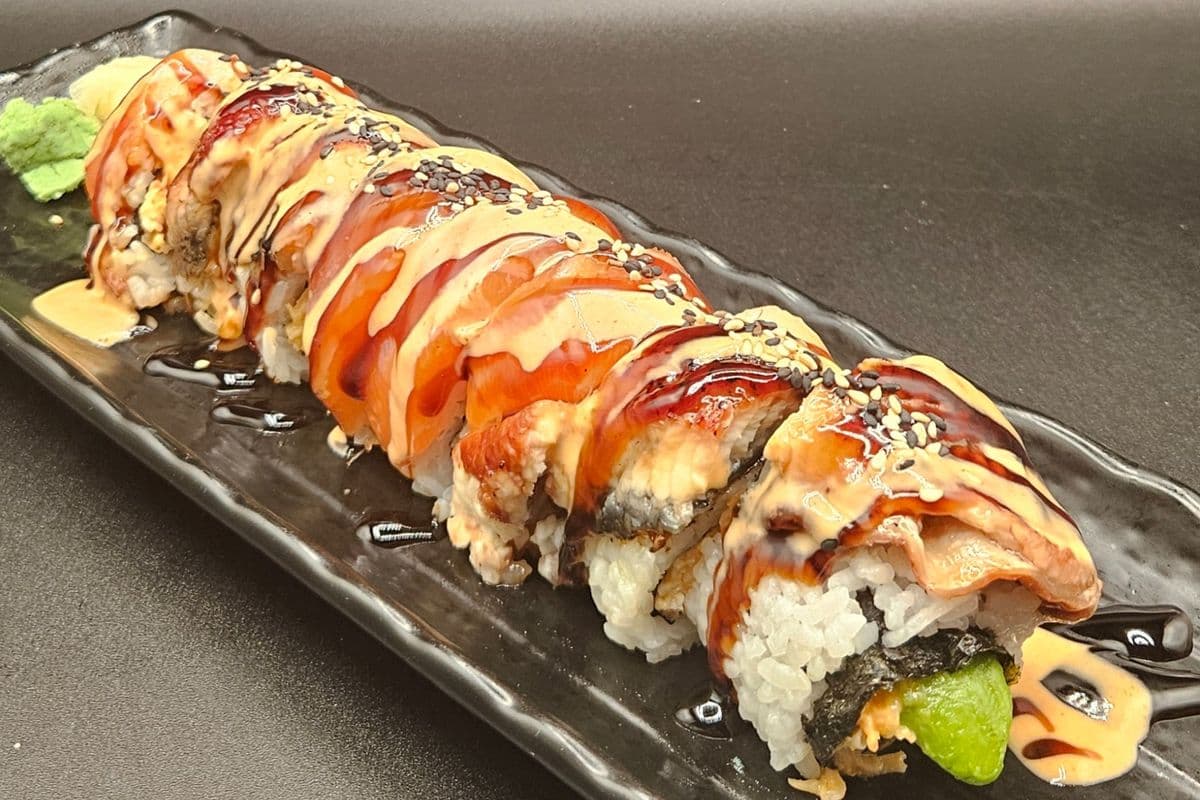 Black Orange Roll (8 pcs)
