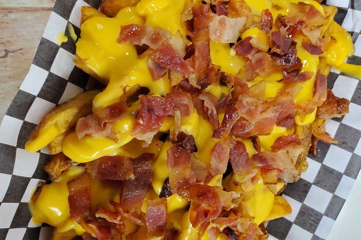 Cheesy bacon Fries (Medium size)