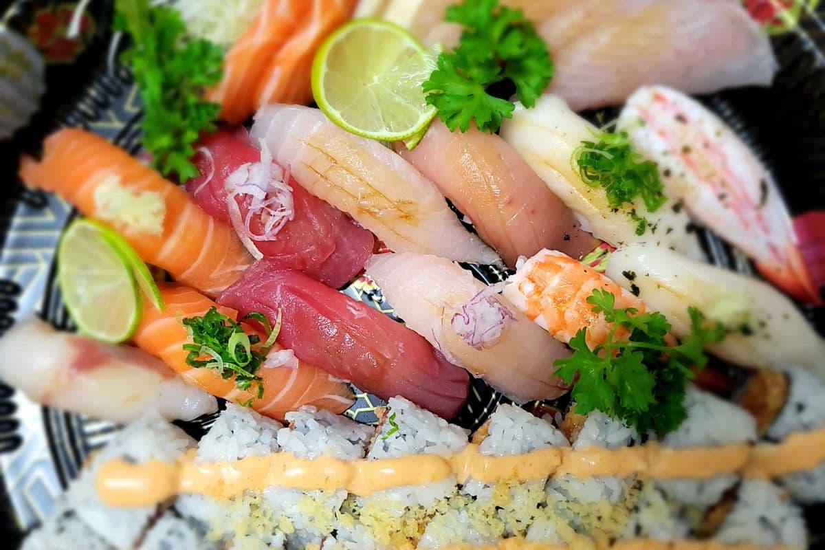 [44pcs] Sashimi & Sushi & Roll Platter(small)