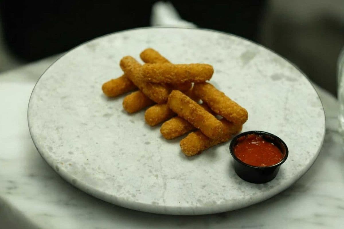 Mozzarella Sticks with Marinara