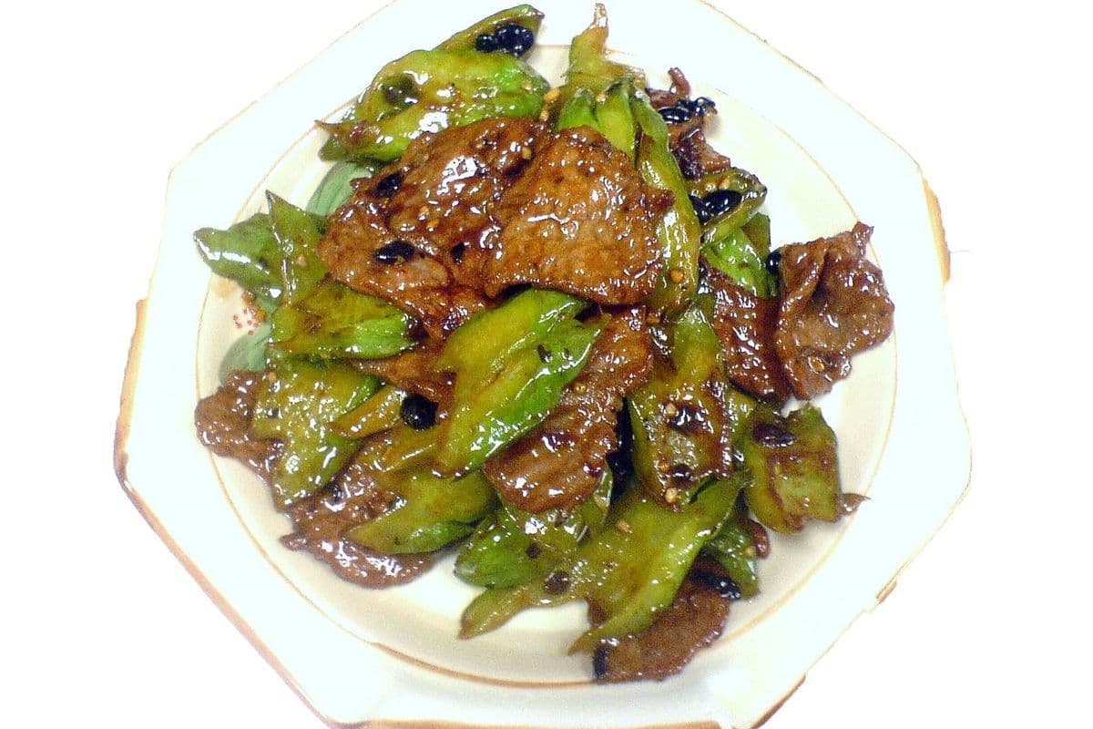 192. Beef and Bitter Melon with Black Bean Sauce 涼瓜牛肉