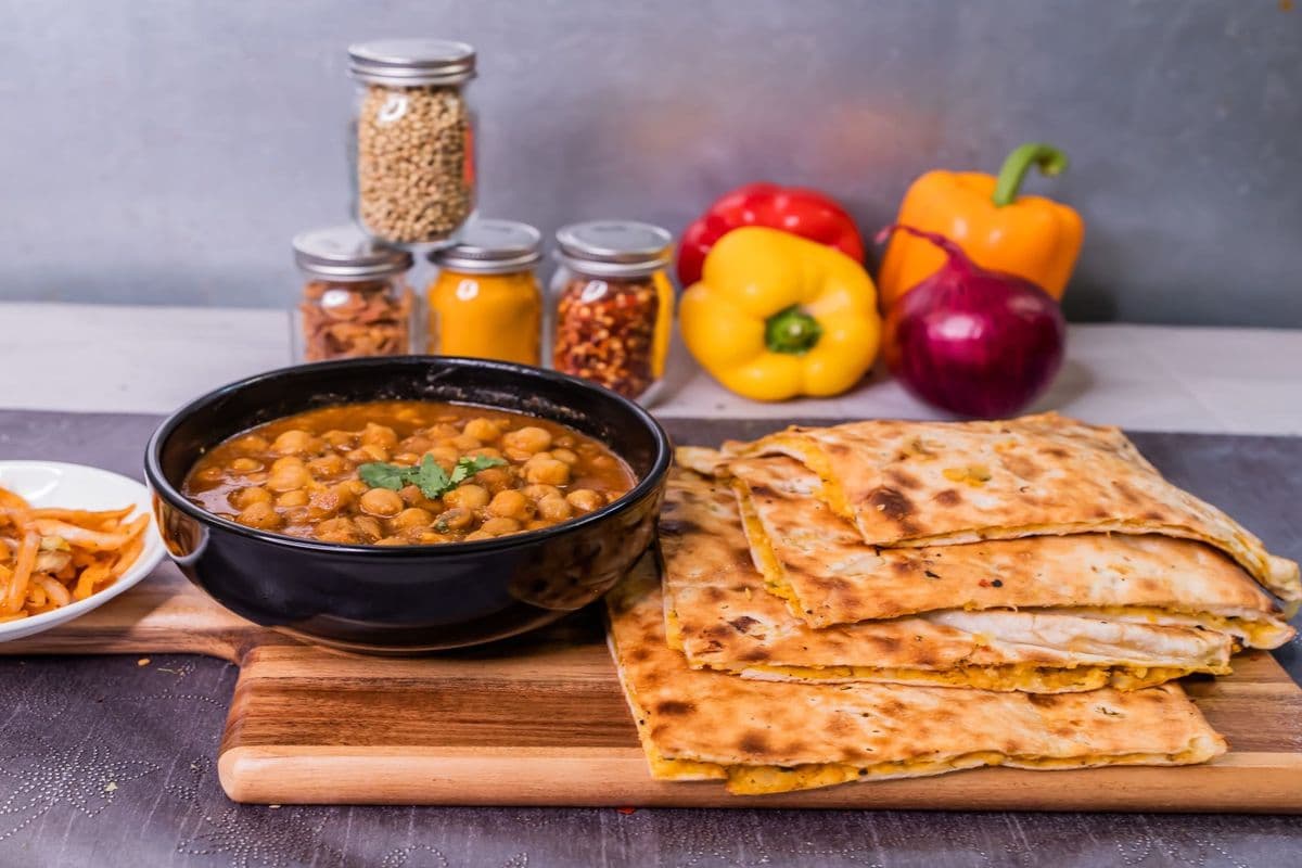 Paneer Kulcha with Chana