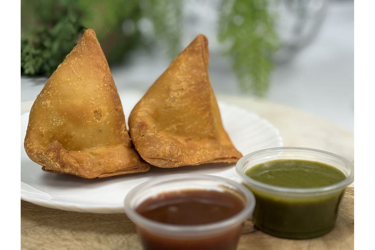 Lamb Samosa (1 pc)