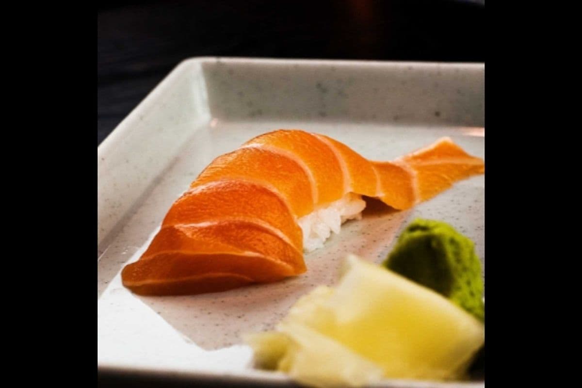 E02. Smoked Salmon Nigiri (1 pc)