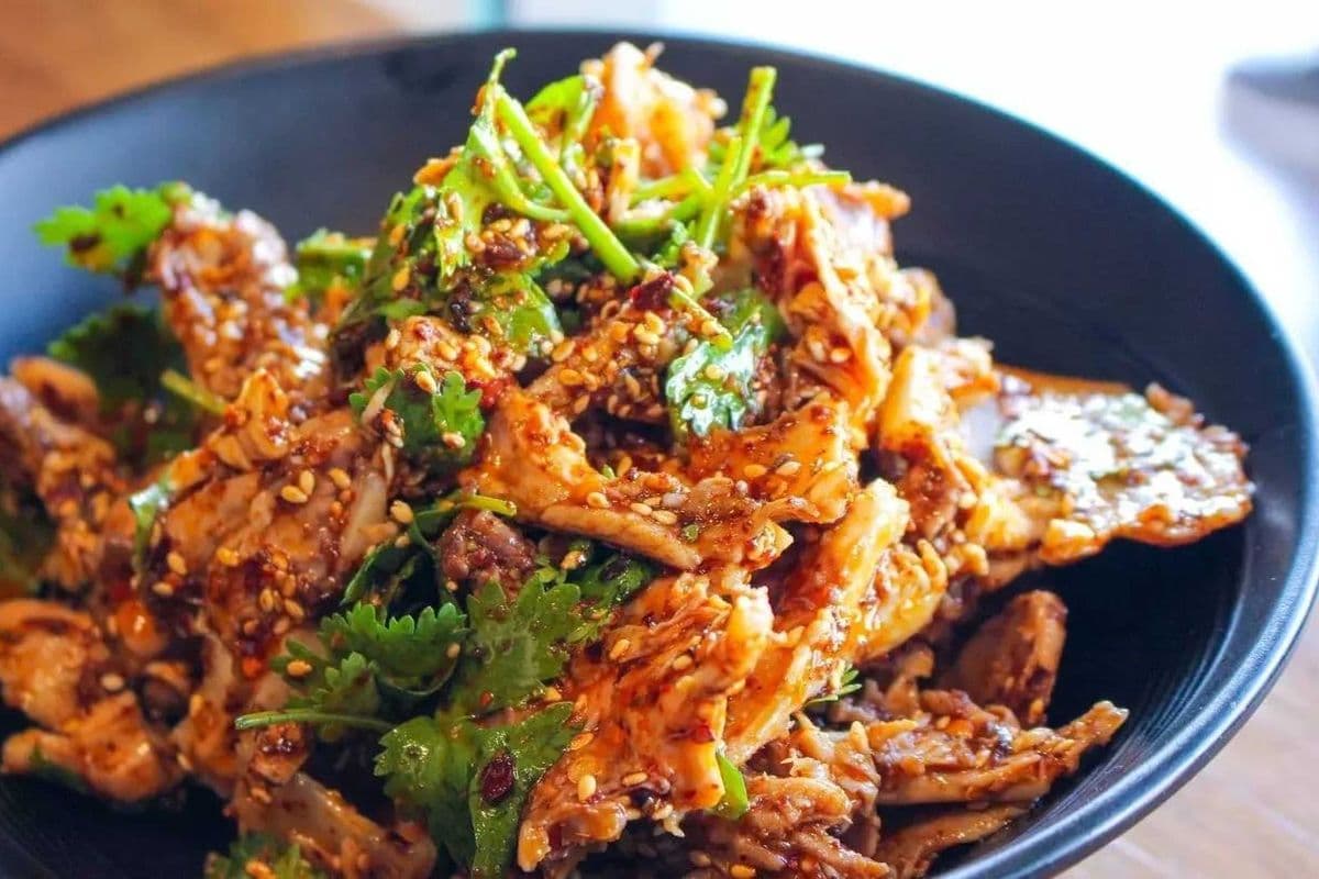 Chicken ribs salad (spicy) 凉拌鸡架