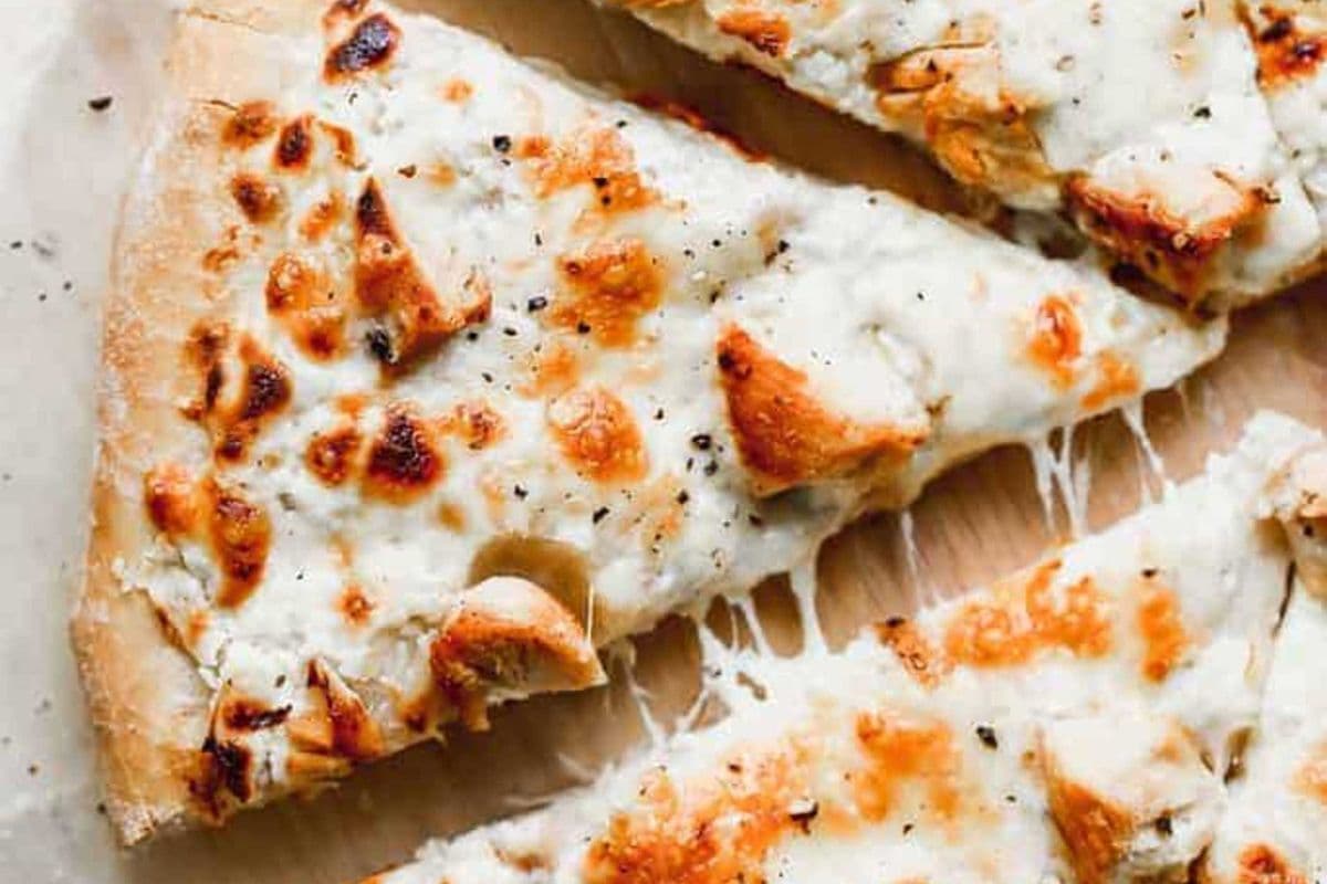 Medium Alfredo Chicken Pizza