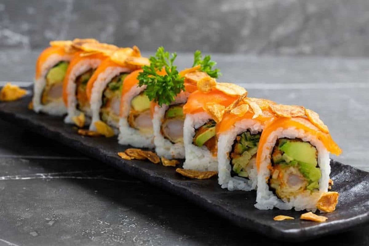 Smoked Salmon Garlic - Maki Sushi