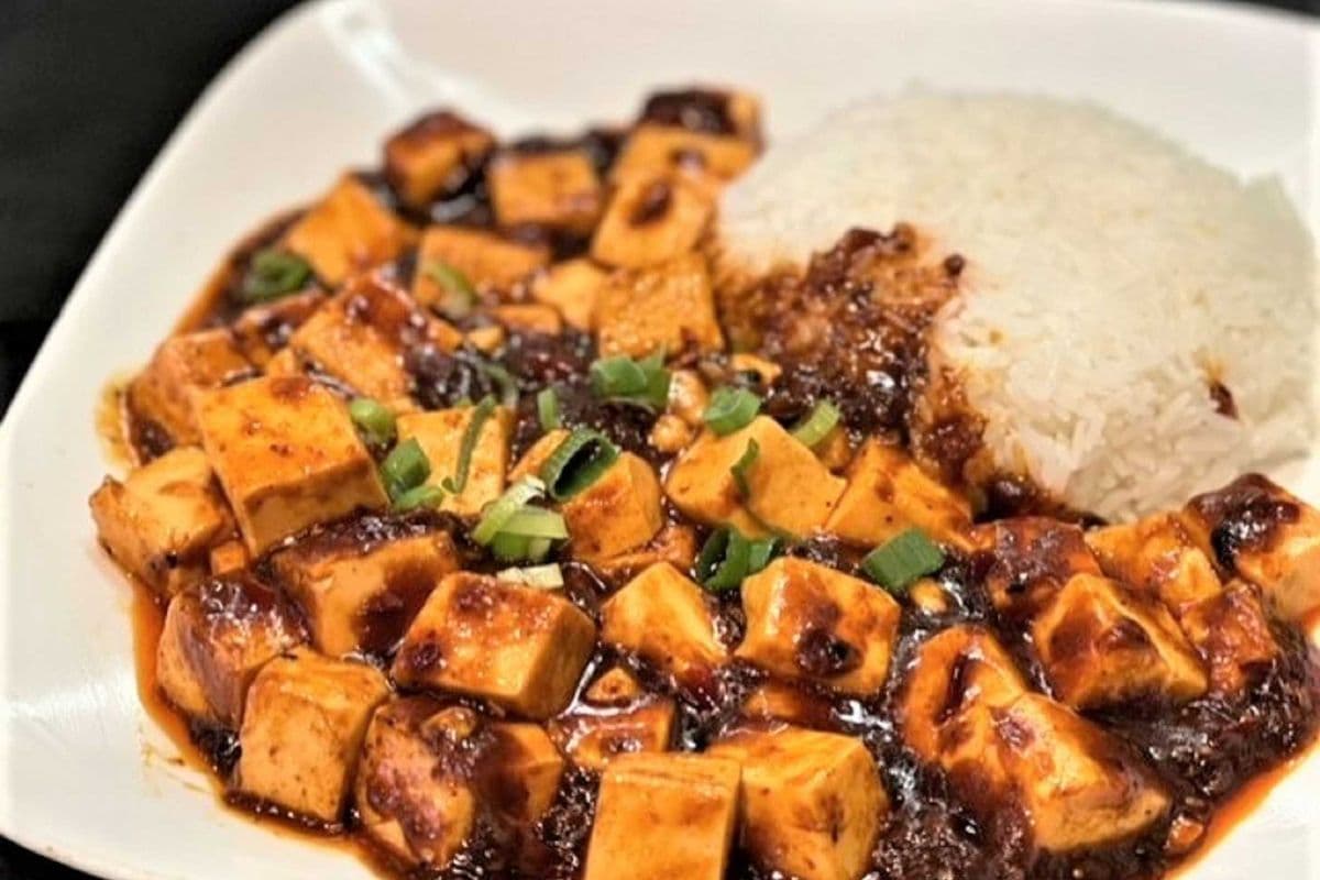 R13 麻婆豆腐飯 Sichuan Mah-Po Tofu(w. pork) w. rice