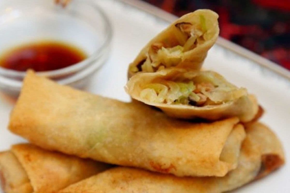 D23. Shanghai Style Spring Rolls (4 pcs)