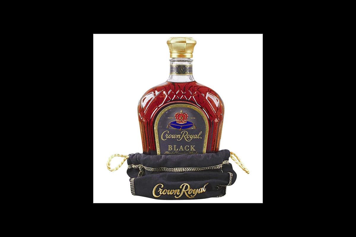 CROWN ROYAL BLACK (1 x 750 ML) (1 x 750ml)