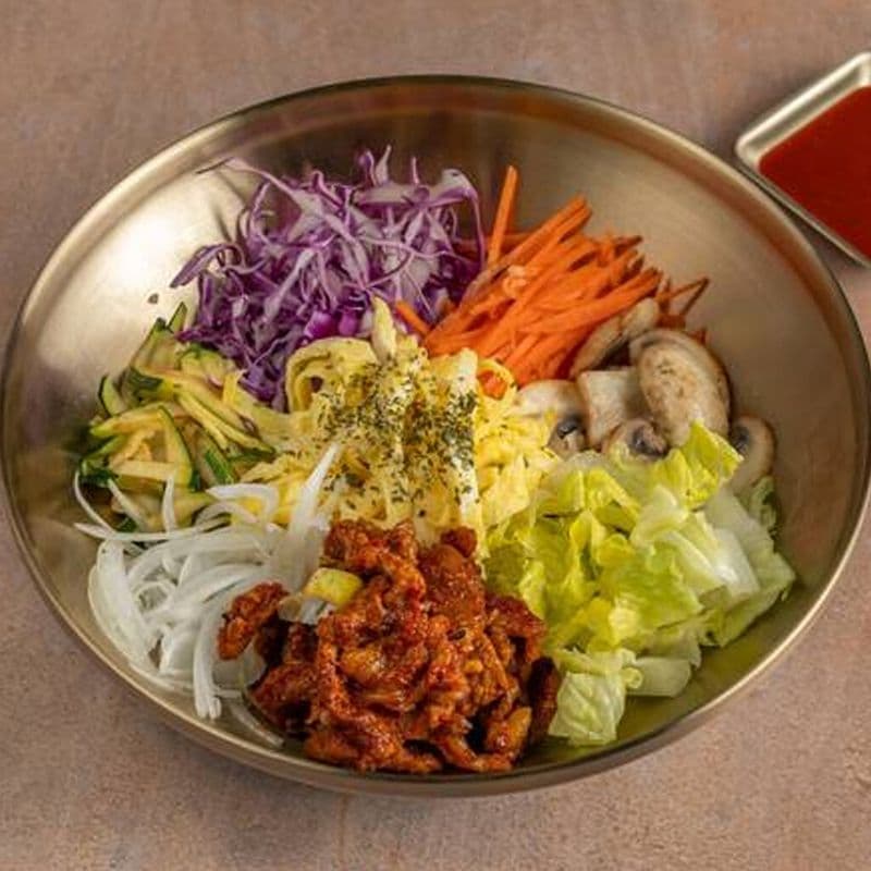 Bibimbap jeyuk (porc épicé) / Jeyuk (Spicy Pork) Bibimbap