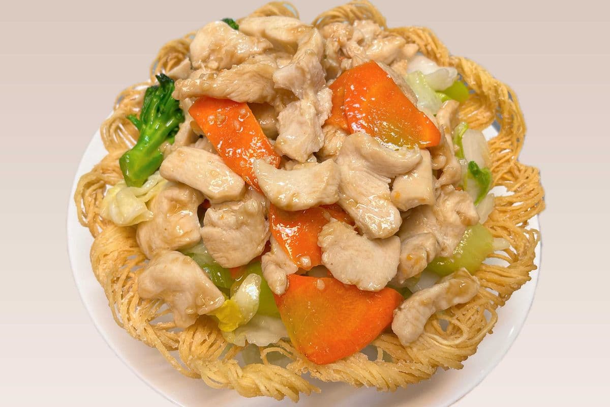 Sautéed Chicken in Bird's Nest