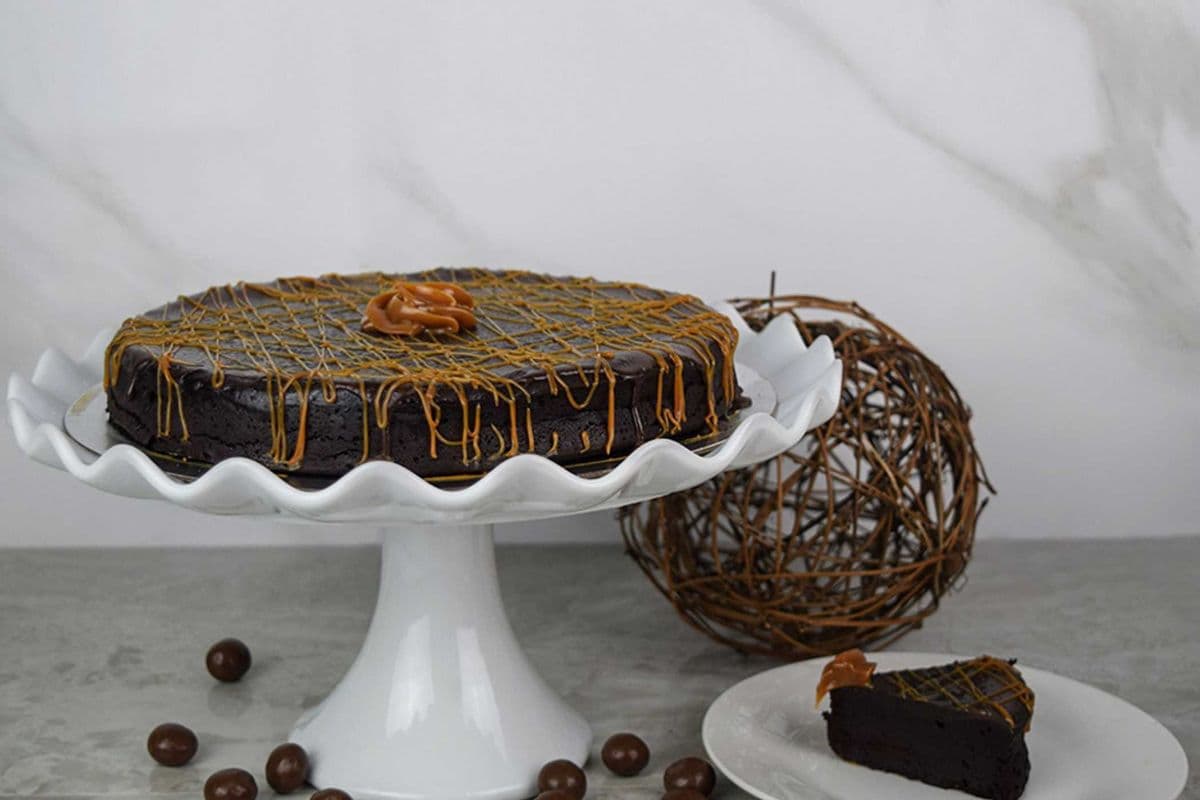 Flourless Cake 9"
