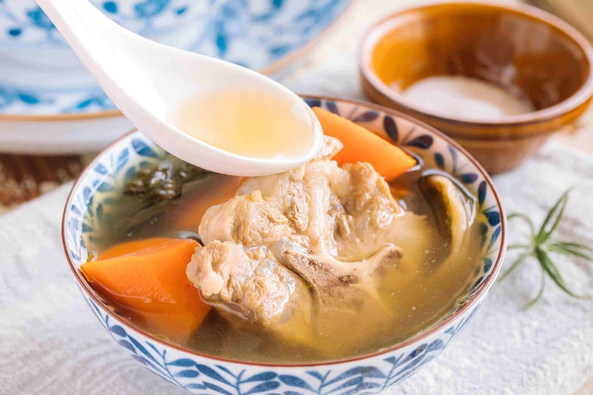 Chef's Special Soup of the Day (S) / 老火例湯 (細).