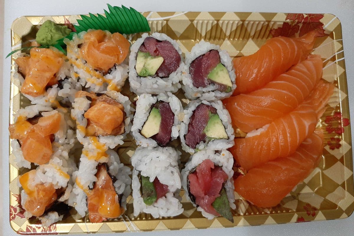 48. Maki Sushi Combo (Spicy Salmon Roll 6pcs, Spicy Salmon Roll 6pcs, Salmon Sushi 4pcs, and 1 Miso Soup)