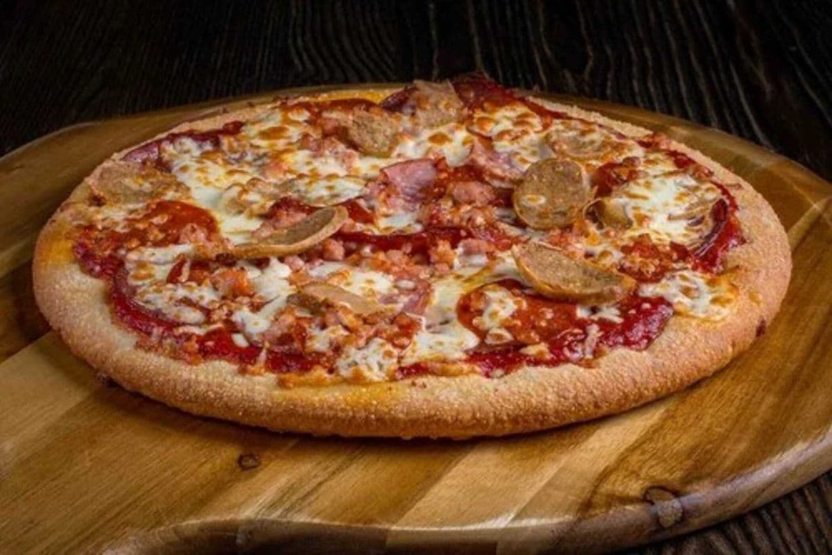 14" Carnivore Pizza