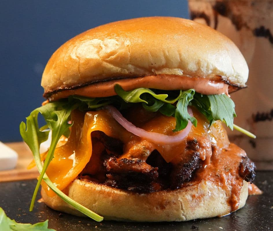 BUTTER CHICKEN MUNCHER