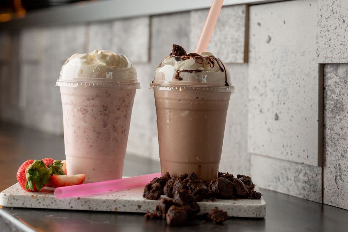 vanilla shake (16 OZ)