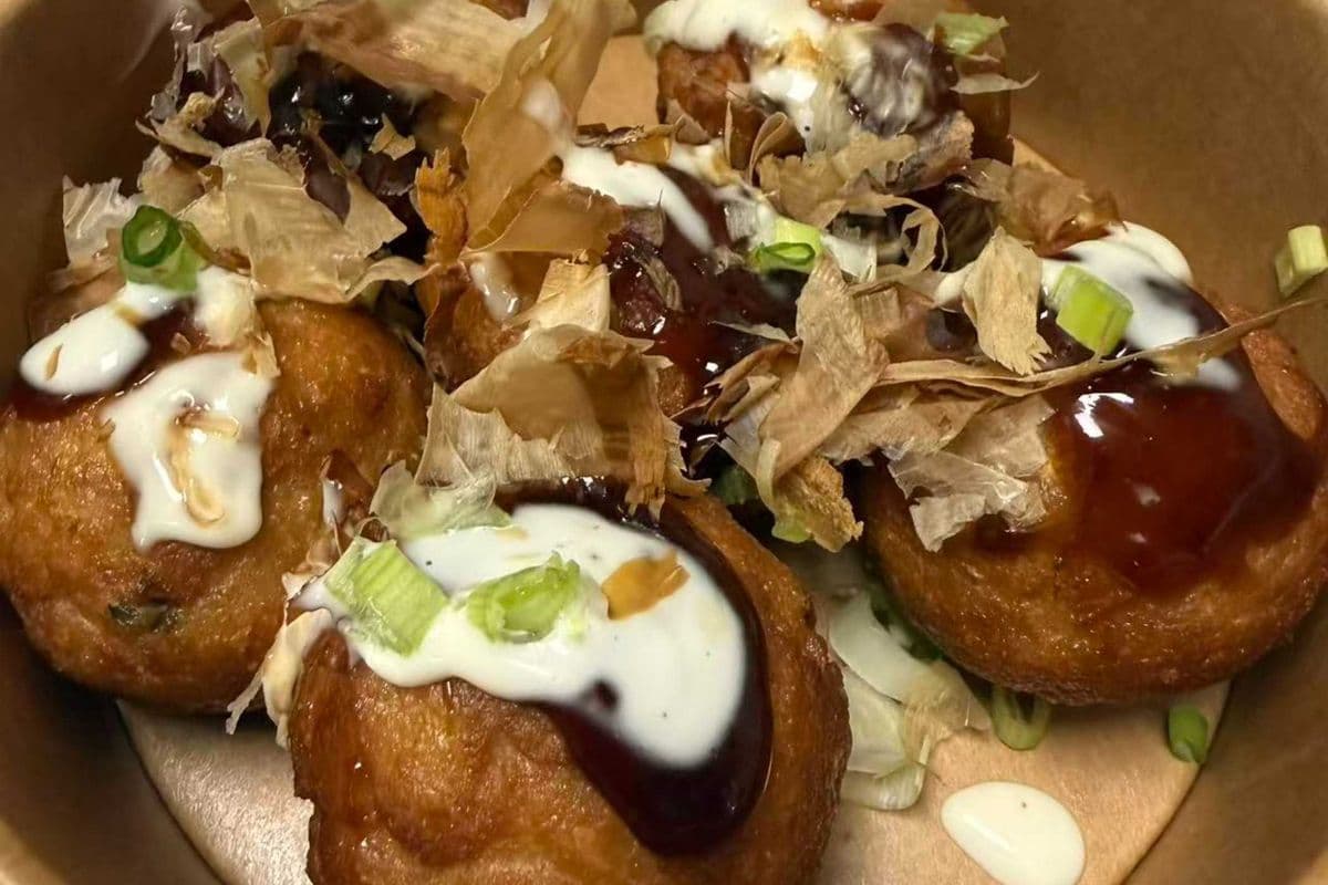 A16. Deep Fried Octopus Balls (6PC) 章鱼小丸子