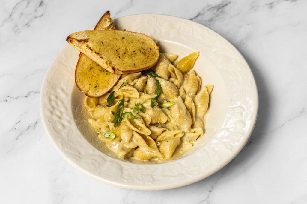 Alfredo Conchiglie (Con-Keel-yay)