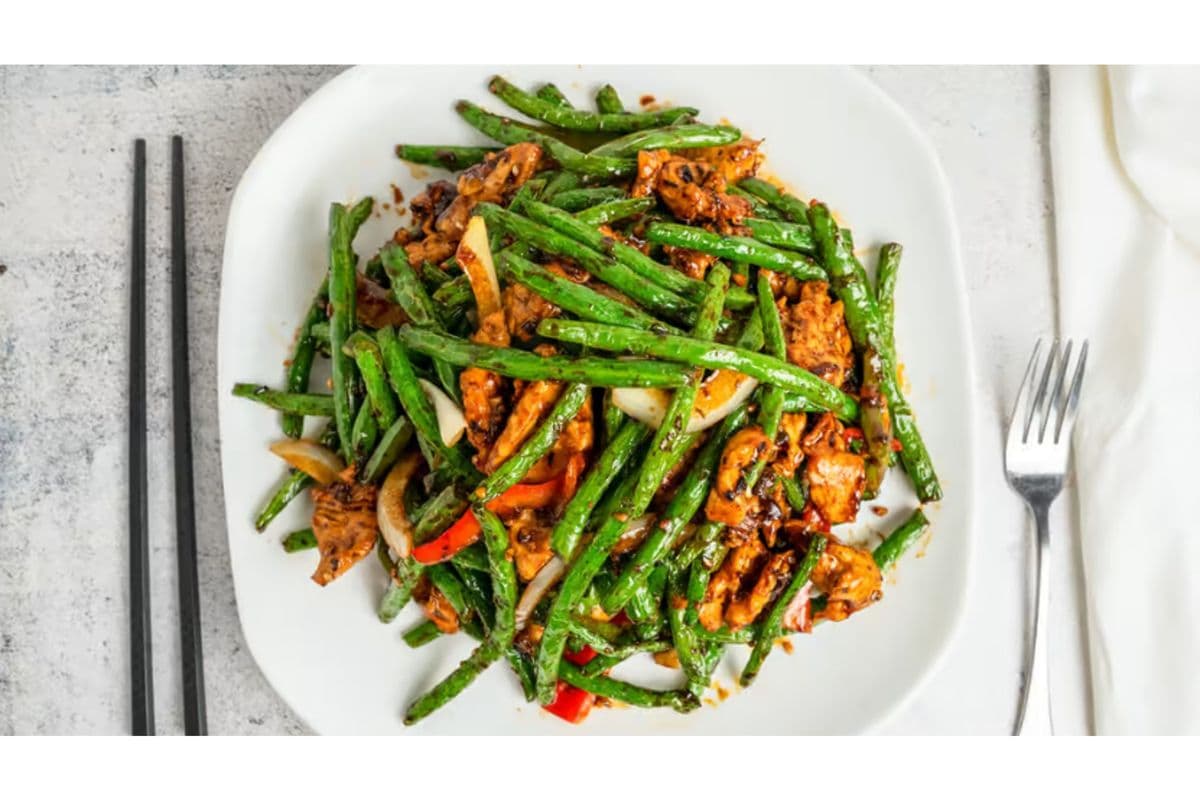 65. Chicken with Green Bean in Garlic Black Bean Sauce