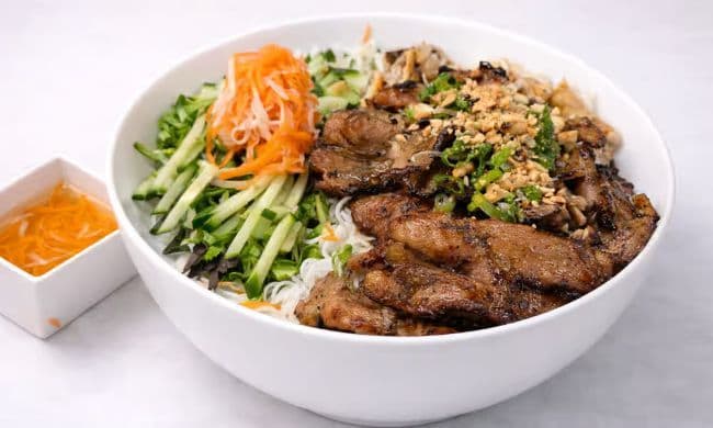 V1. Vermicelles au Porc Grille/ Grilled Pork with Vermicelli 
